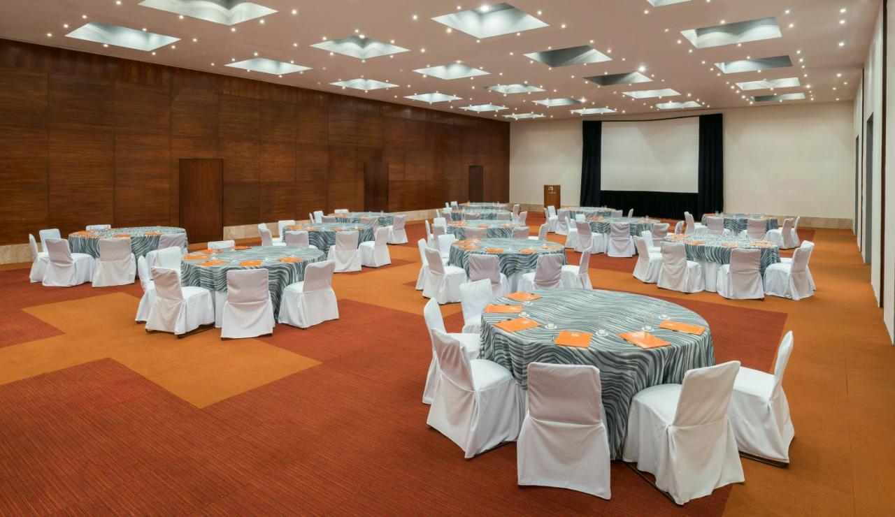 Real Inn Guadalajara Expo Екстер'єр фото