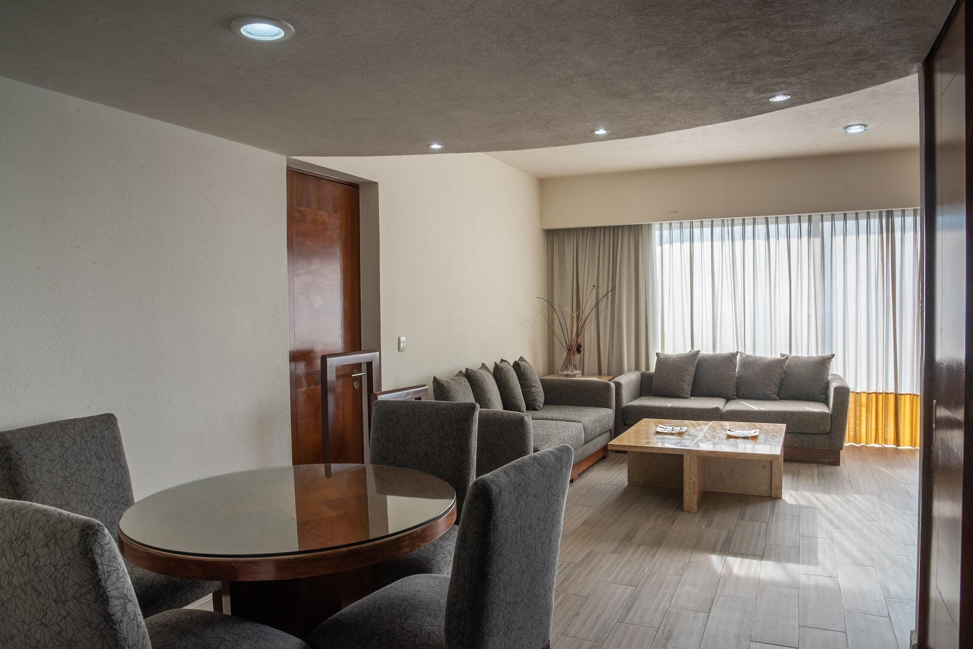 Real Inn Guadalajara Expo Екстер'єр фото