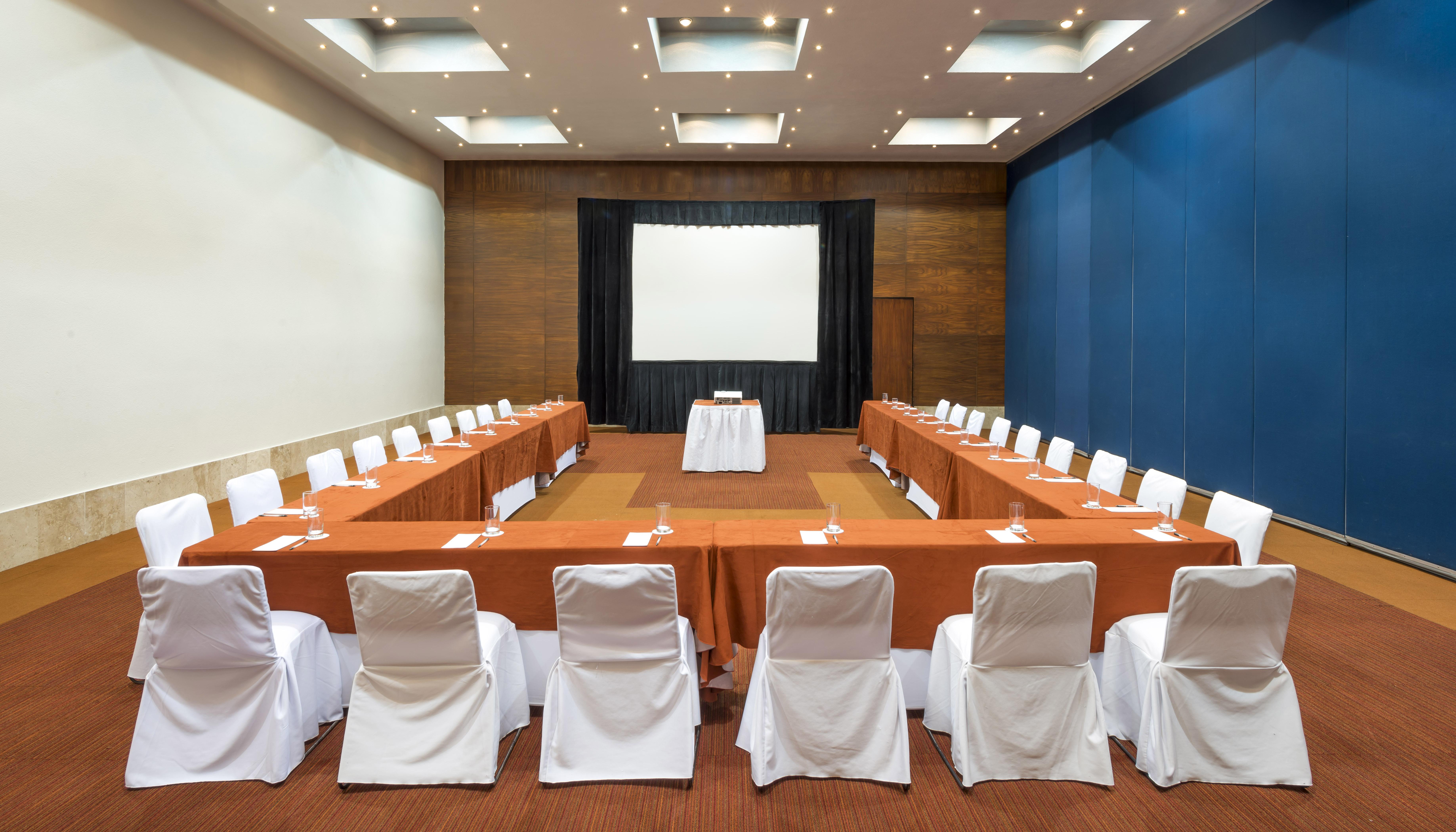 Real Inn Guadalajara Expo Екстер'єр фото