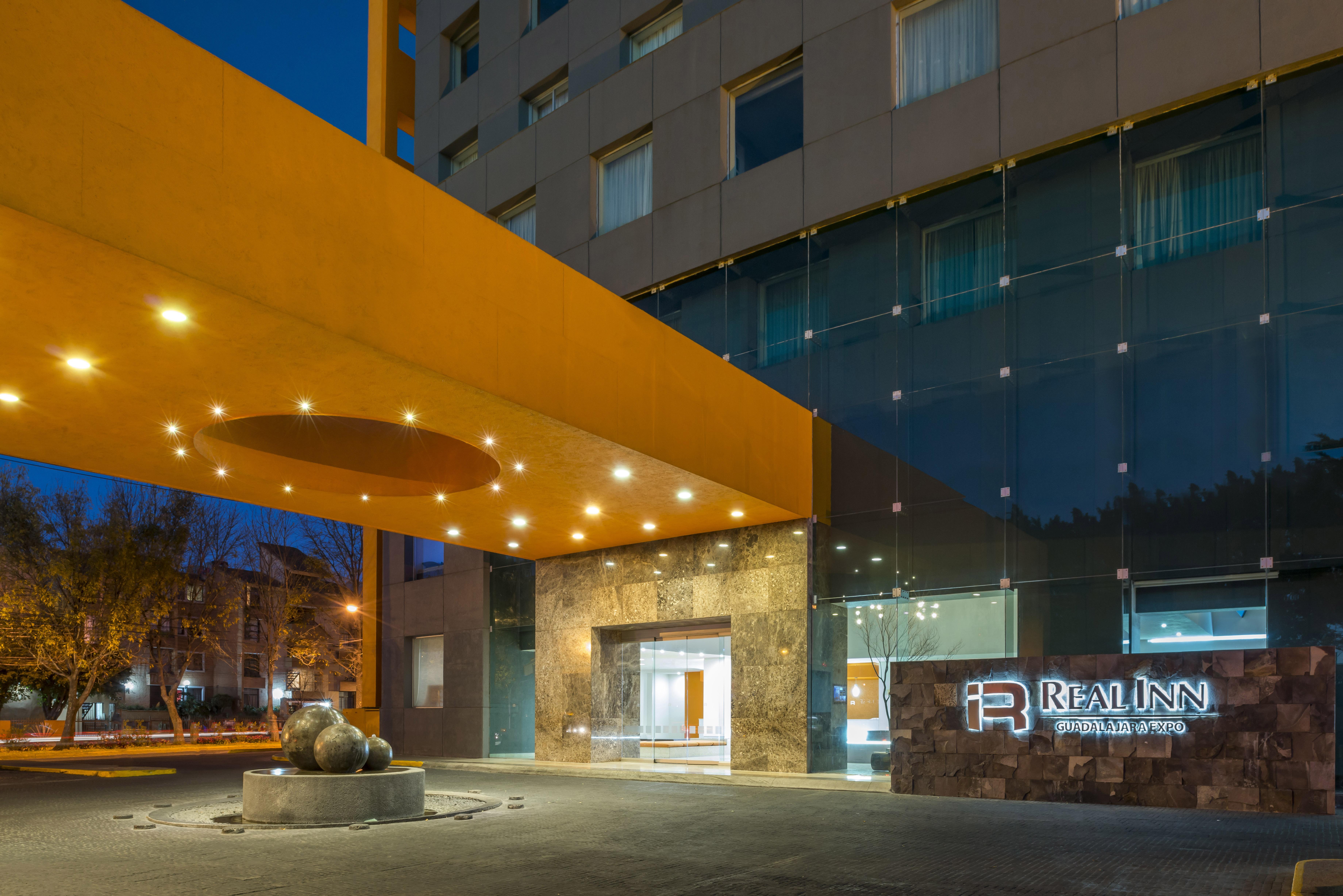 Real Inn Guadalajara Expo Екстер'єр фото