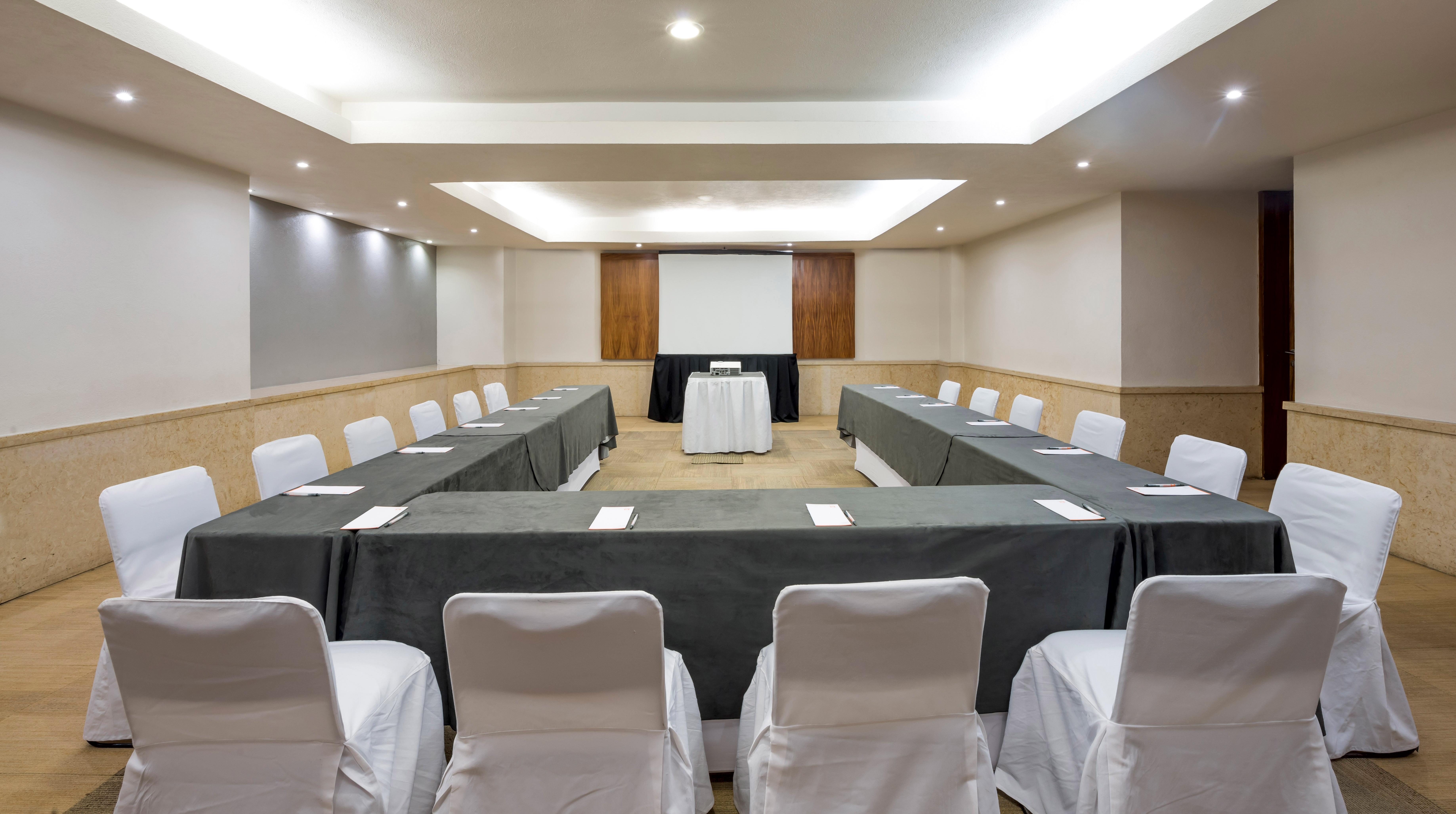 Real Inn Guadalajara Expo Екстер'єр фото
