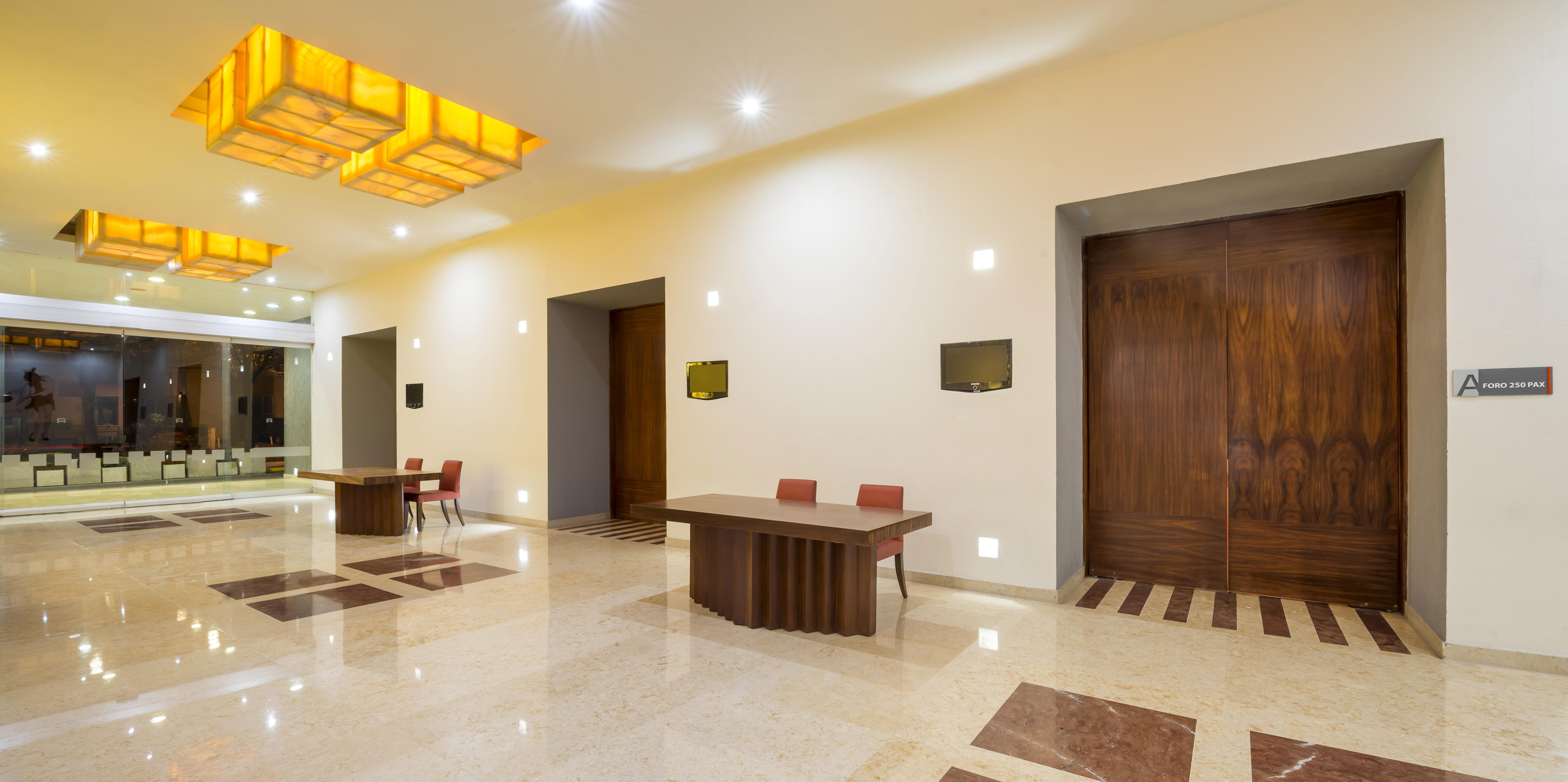 Real Inn Guadalajara Expo Екстер'єр фото