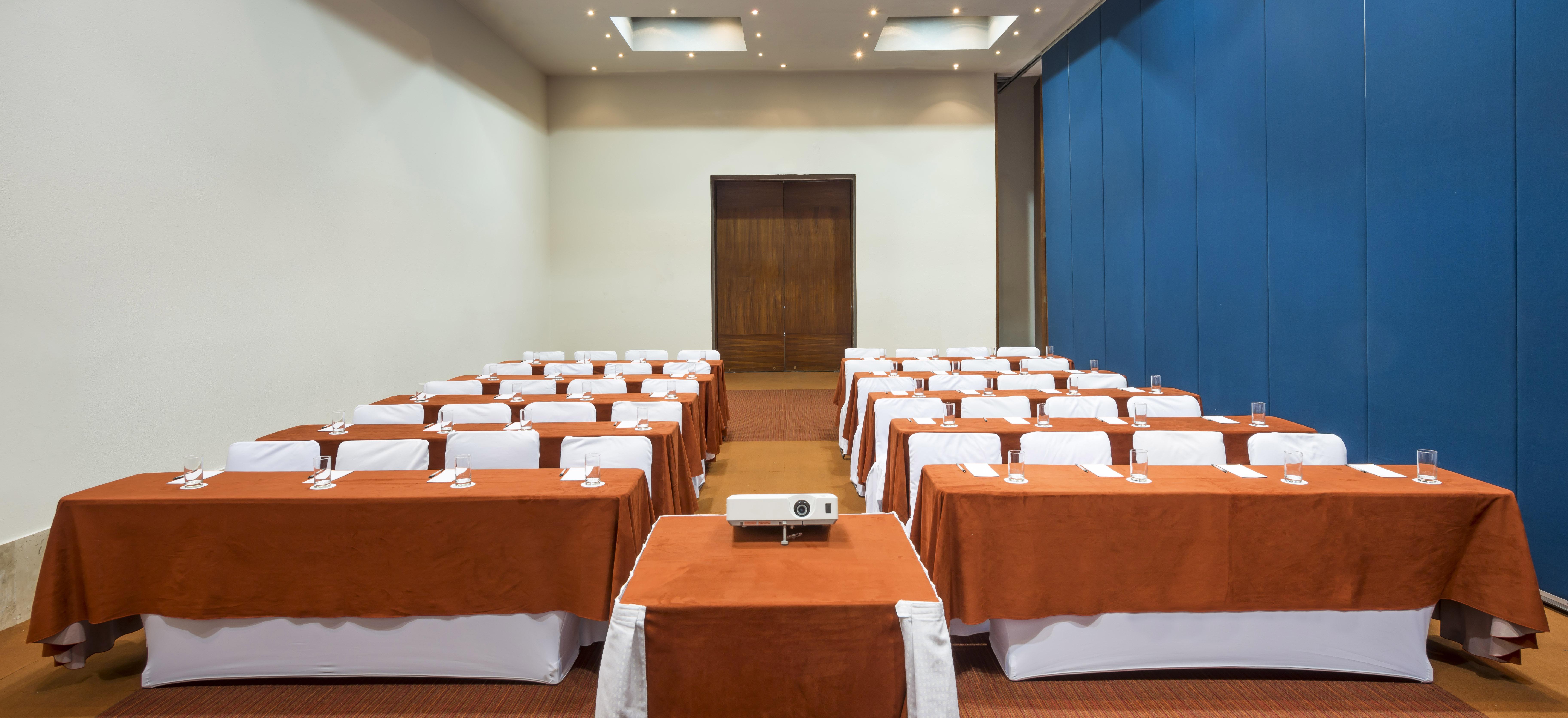 Real Inn Guadalajara Expo Екстер'єр фото