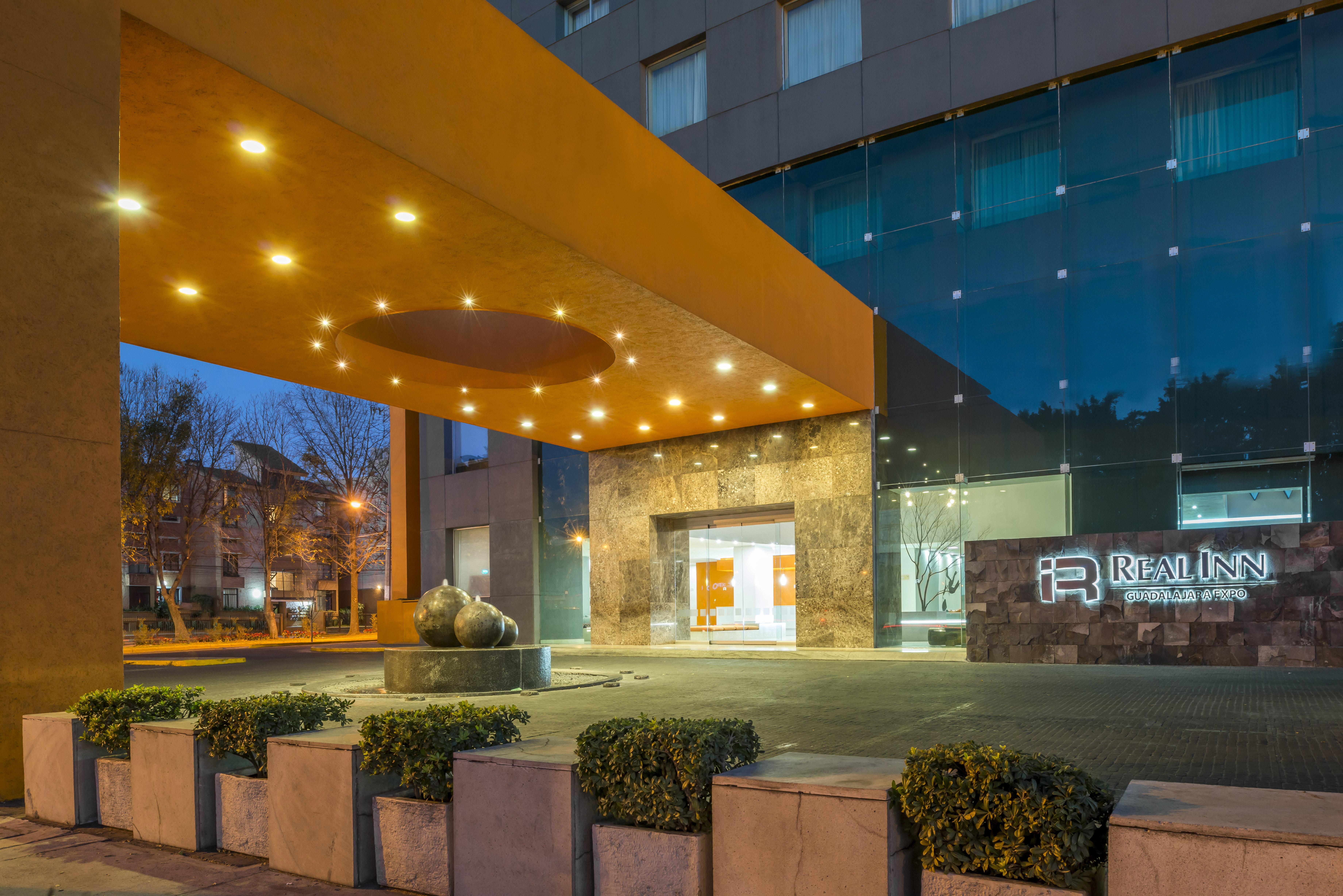 Real Inn Guadalajara Expo Екстер'єр фото