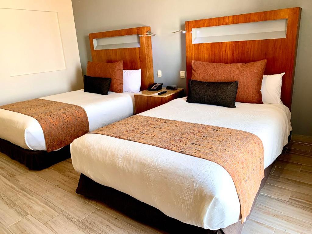 Real Inn Guadalajara Expo Екстер'єр фото