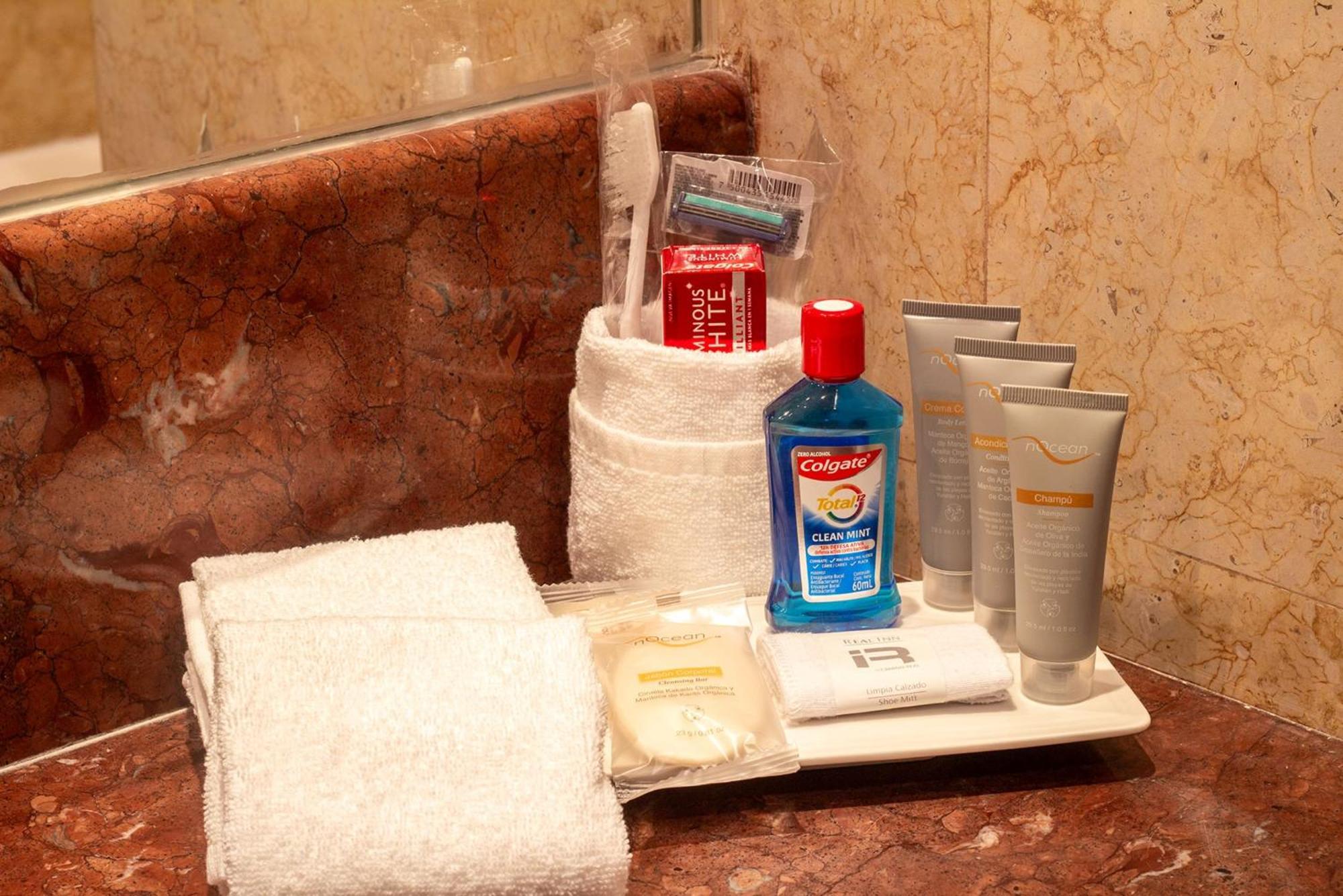 Real Inn Guadalajara Expo Екстер'єр фото