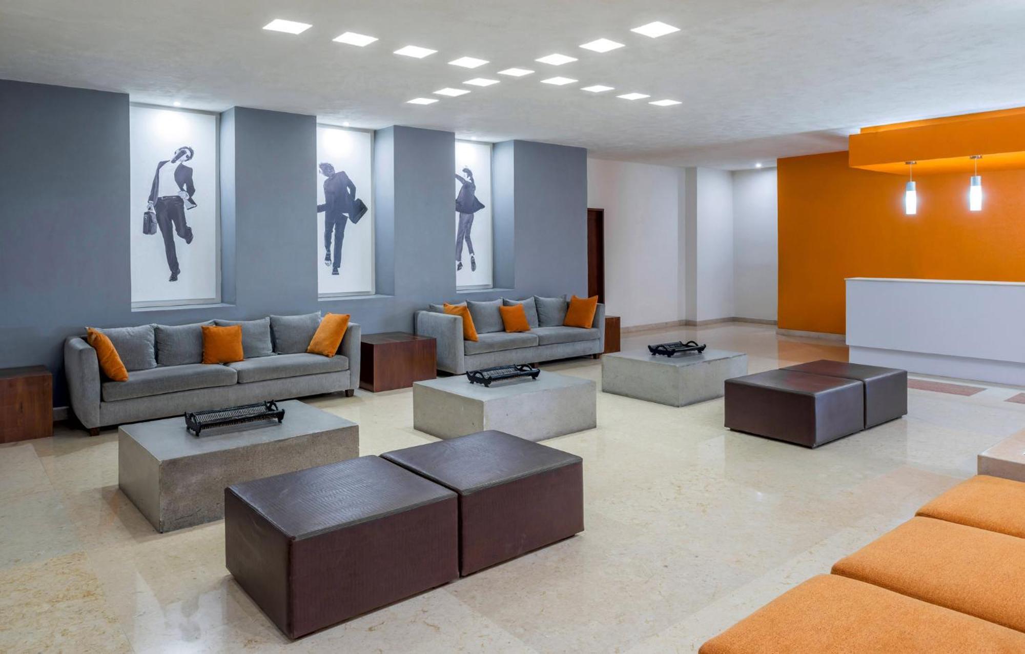 Real Inn Guadalajara Expo Екстер'єр фото