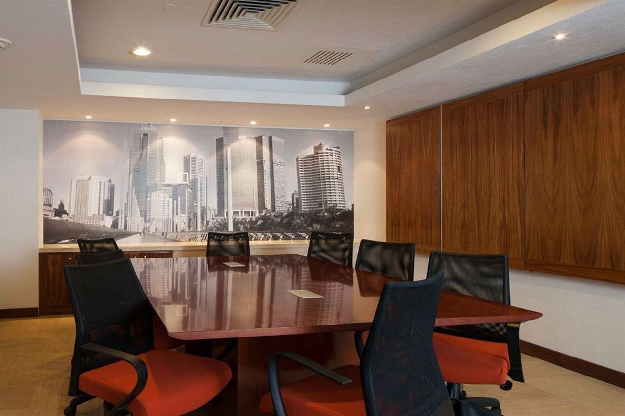 Real Inn Guadalajara Expo Екстер'єр фото